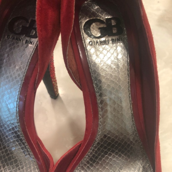 Red suede shoes with rhinestone heels, Sz 7 - Picture 5 of 15